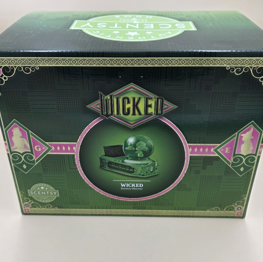 NIB Scentsy Wicked Wax WARMER with Set Of 3 Wicked Themed Wax Bars